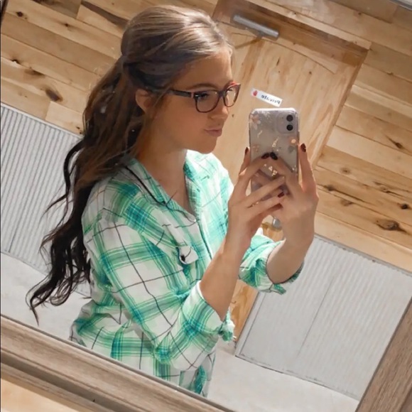 Meet your Posher, Hannah - Picture 10 of 12